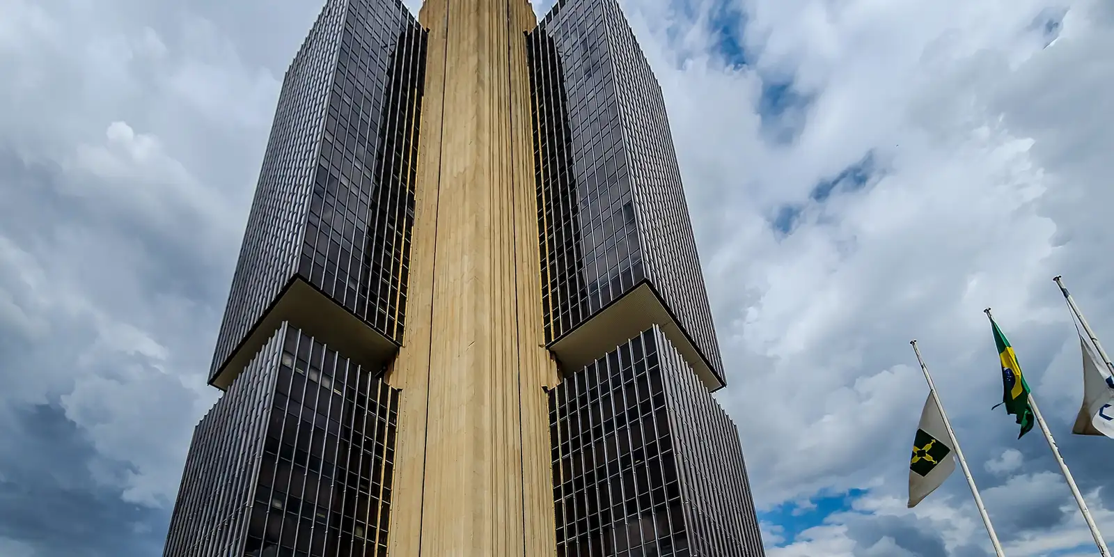 BC mantém juros básicos em 15% ao ano pela quinta vez seguida