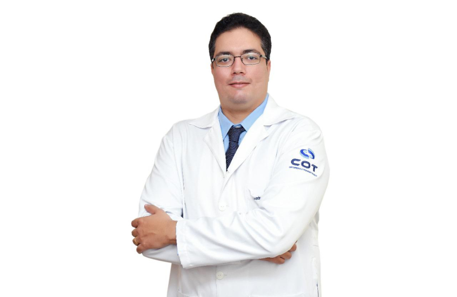 Cirurgia robótica do quadril avança no Brasil, mas especialista reforça papel central do médico