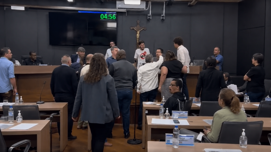 UNESP vira palco de confronto político e expõe guerra ideológica em Araraquara